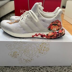 ✨Limited Edition Adidas Running shoes✨